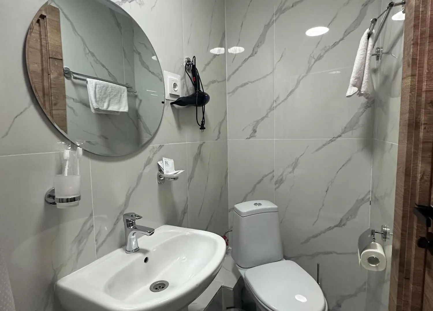 Belon Garden Hotel Asztana 3*,